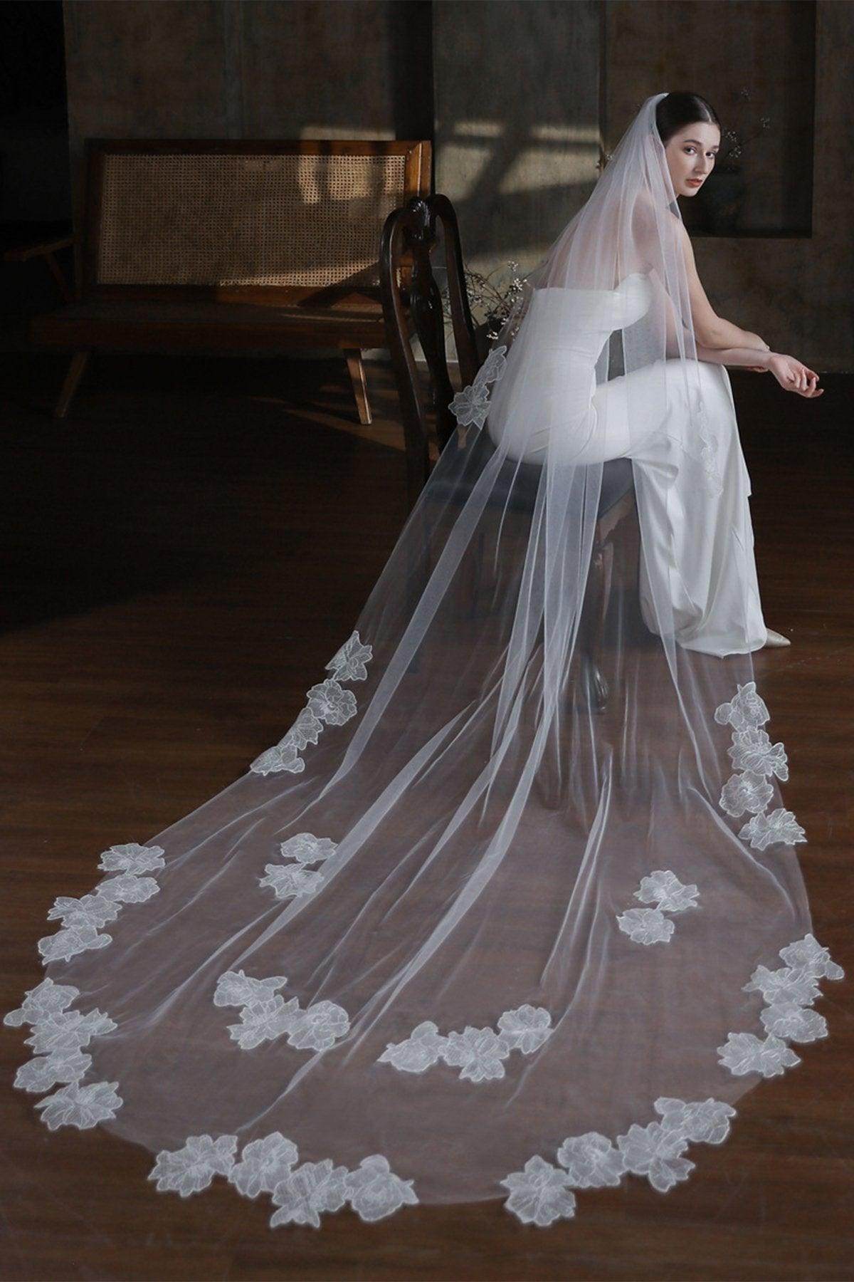 One-tier Lace Edge Tulle Lace Cathedral Veils with Appliques CV0367 - COCOMELODY